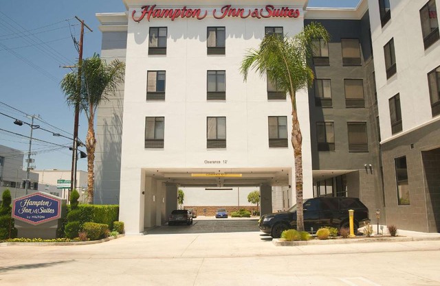 Hampton Inn & Suites Sherman Oaks
