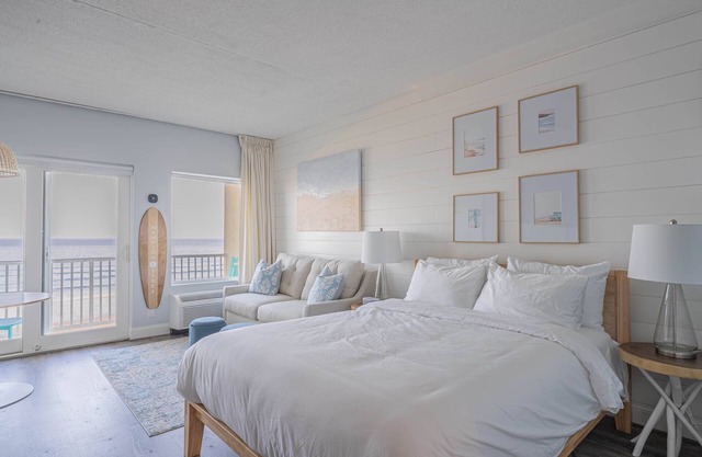 Hampton Tides | Ocean View |Top Floor With Balcony