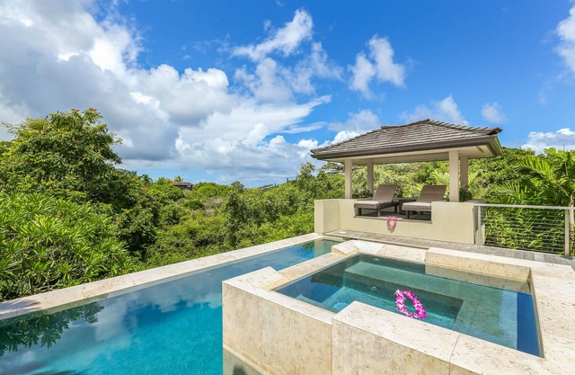 Hanalei Plantation Villa: Secluded, Pool, Hot Tub, AC & Ocean Views