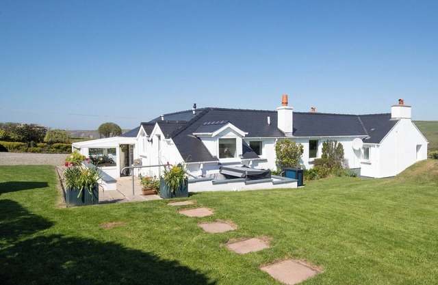 Hand picked for its stunning sea views, hot tub and within walking distance of the beach.