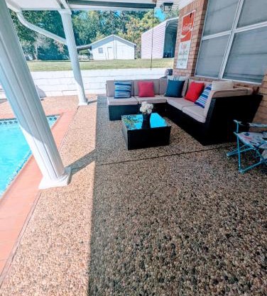 Hangout Haven - Soak, Play, Relax