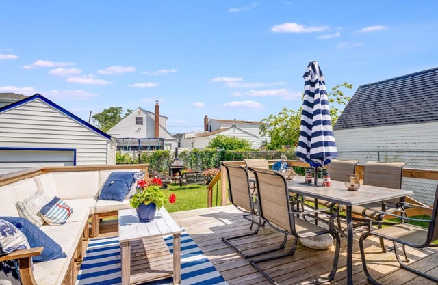 Harbor Water Views: Embrace the Tranquil Tide at this Oasis escape!
