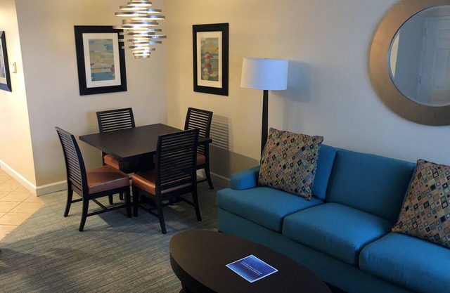 Harborside Resort, Atlantis, 2 bdrm lockoff Villa, sleeps 8, wristbands included