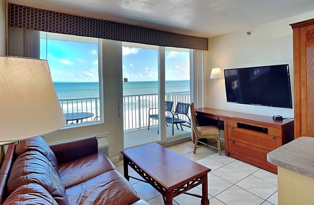 Harbour Beach Resort 603 | Views + Amenities