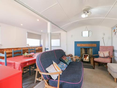 Harbour Road Quirky Beach Railway Carriages