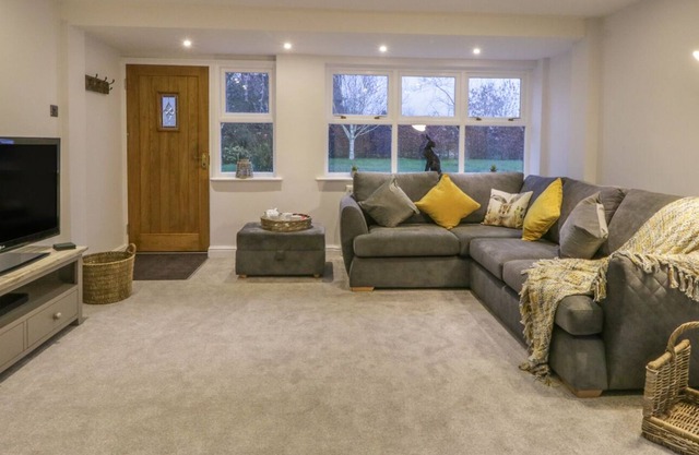 HARE COTTAGE, with a garden in Market Rasen