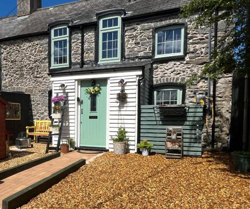Harlequin Cottage