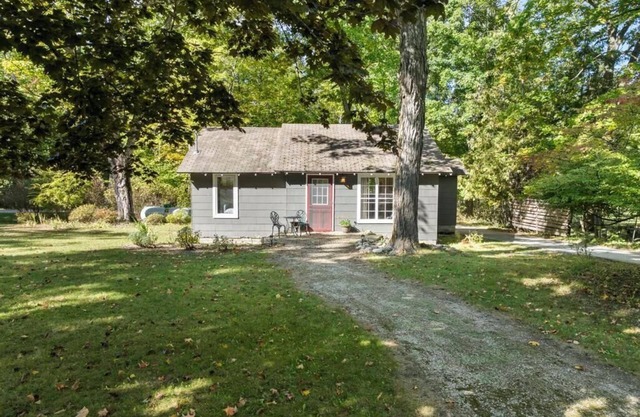 Hart and Soul: 2 BR, 1 BA House in Harbor Springs, Sleeps 4