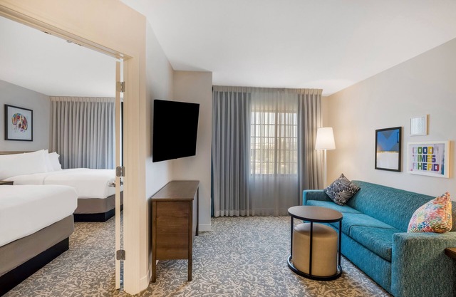 Hassle-free Stay! w/Outdoor Pool, Free Breakfast, Unit w/Full Kitchen!