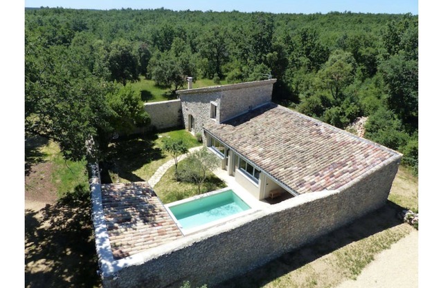 Haven of peace in the heart of nature with private pool and spa for 6 people