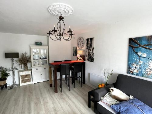 Hays and Galia's apartment