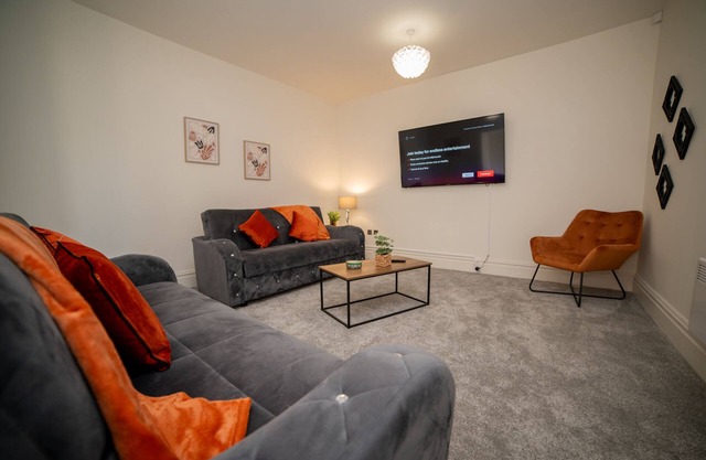 Hayy Convenient Townhouse Near Leeds City Centre