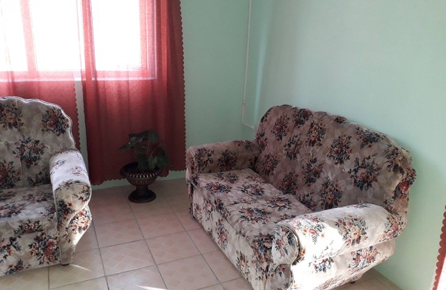 HazelWood Cottage: Beautiful Caribbean Sea views, in a comfortable space.