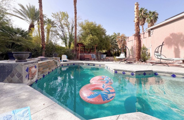 Healthy House for Sports Teams, Business Groups, Family Reunions, 22 people