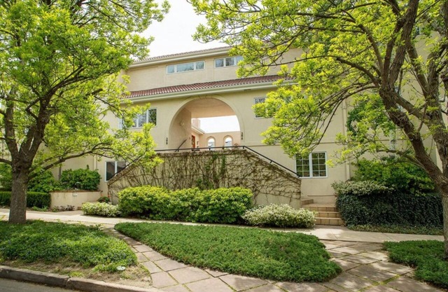 Heart of Cherry Creek | Group Retreat | Hot Tub