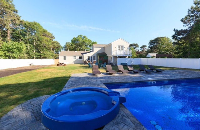 Heated Inground Pool & Spa Fun Family Reunion Holiday