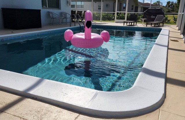 Heated Pool Hangout half mile from Downtown Cape Coral -NEWLY RENOVATED-