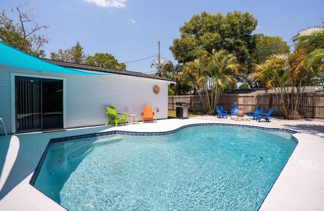 Heated Pool Lanai Pet OK Beaches Nearby