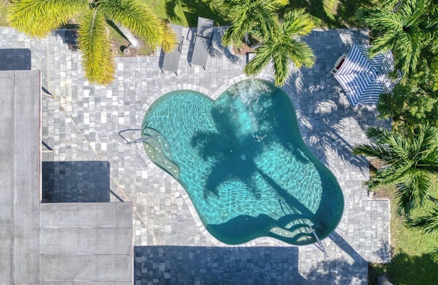 Heated Pool - New Listing-Pool Home- 1/2 block from Beach