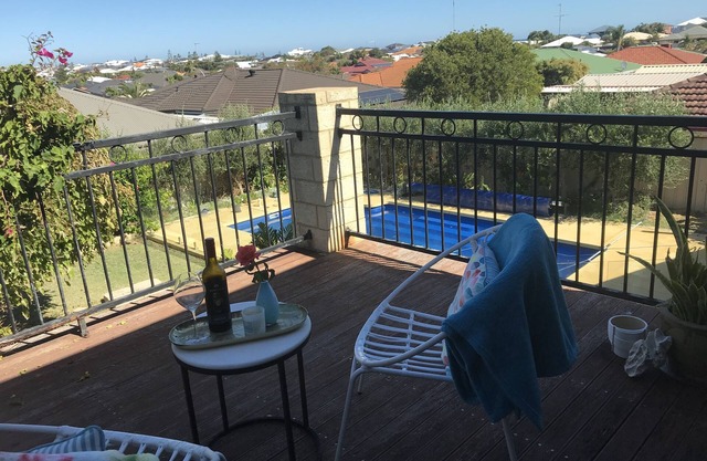 Heated pool, spacious home, centrally located, walk to beach - Sleeps 10