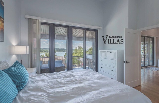 Heated Saltwater Pool by SDC with Hot Tub & Stunning Lake Views!