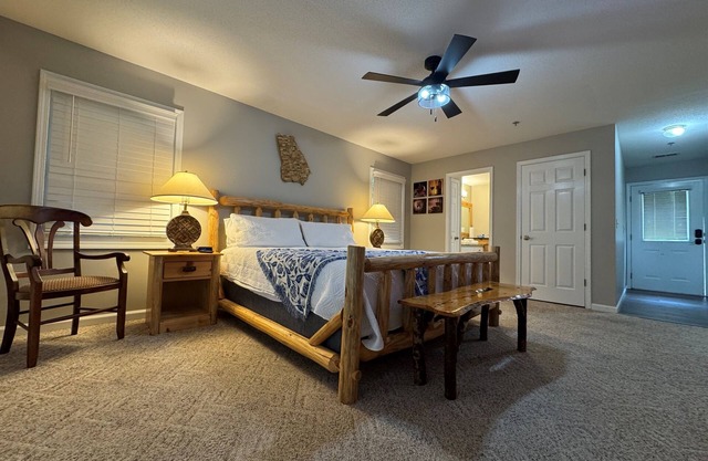 Helen Studio King Bed + Deck 1.3 Mi Downtown