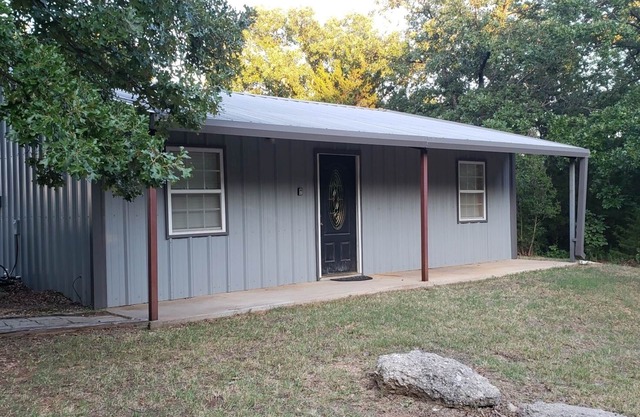 Henson 1: Rustic Vacation Cabin in the Arbuckles of Southern Oklahoma