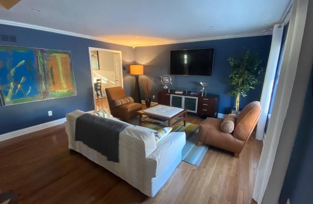 Here It Is! Cool Cape Cod-3 BR-2.5 Bath-12 Guests