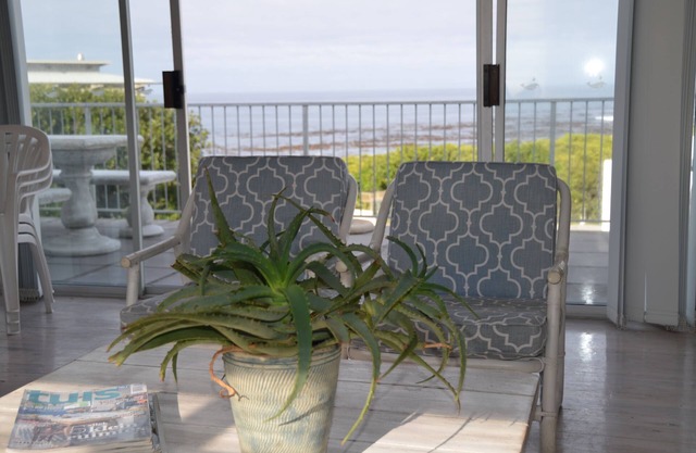 Hermanus Beach Cottage 1