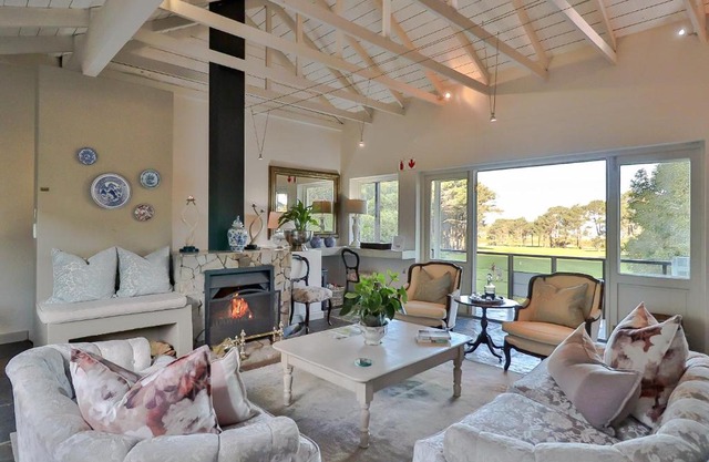 Hermanus Lodge on the Green - Solar Power