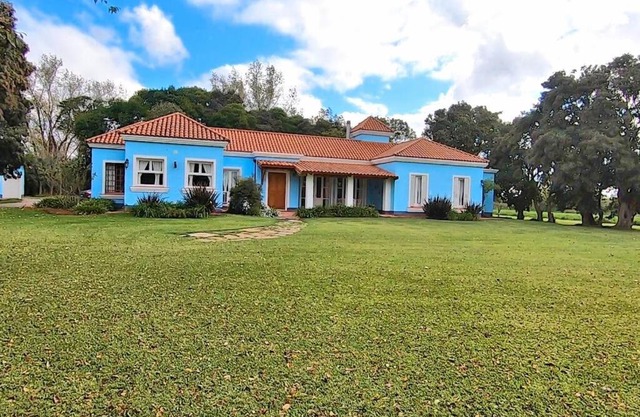 Hermosa casa de campo con piscina y gran parque
