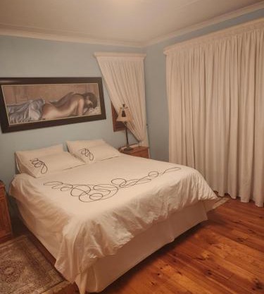 Hersham Holiday Home