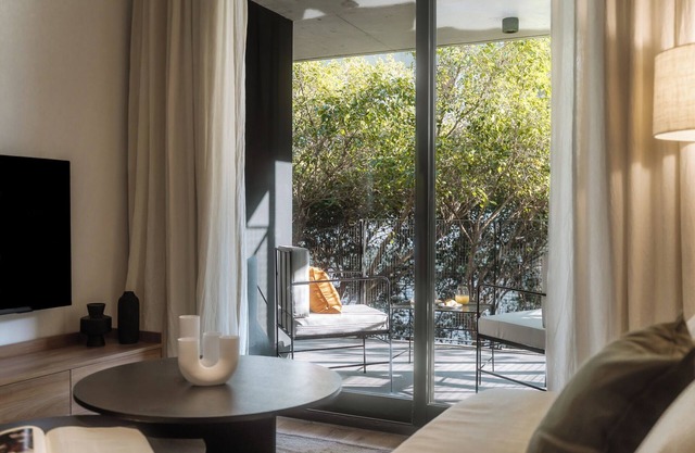 Hestia at Nuñez Vuelta de obligado 3000