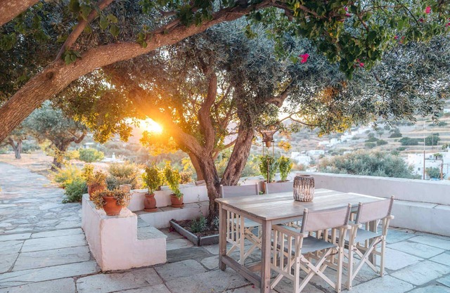 #HH05 Sunset house in Apollonia