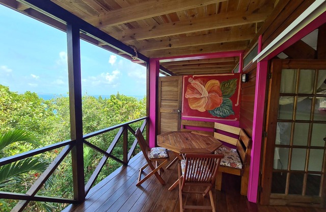 HIBISCUS COTTAGE Almost Paradise - 1 bed Caribbean Hideaway