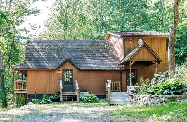 Hidden Hollow: Peaceful Hideaway Near Shenandoah, Massanutten