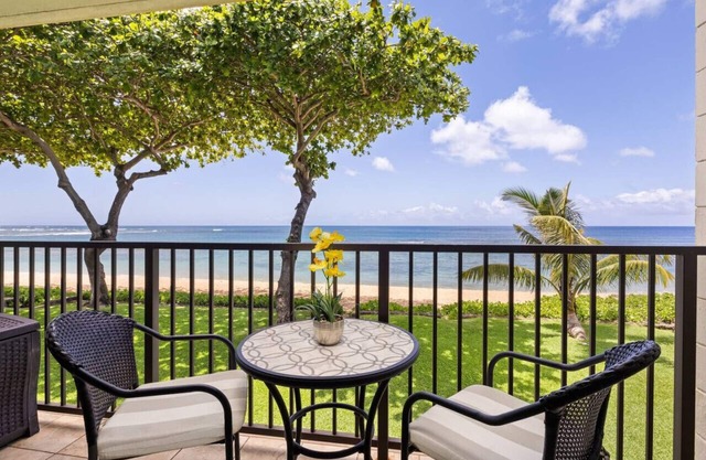 Hidden Jewel Beach front 30 Day rental