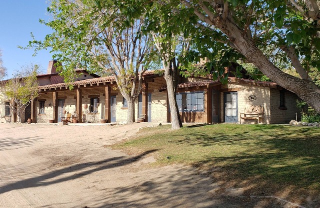 Hidden oasis resort perfect for groups, reunions & gatherings. Sleeps 48!