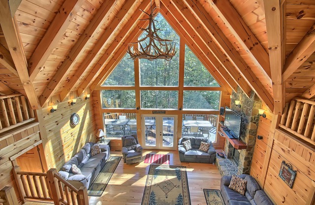 Hidden Valley Lodge, 8-BedRm Lodge - Hocking Hills