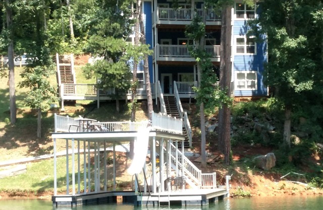 HiddenTreasure: Flexible check-in & out times during Off Season! New Mattresses!