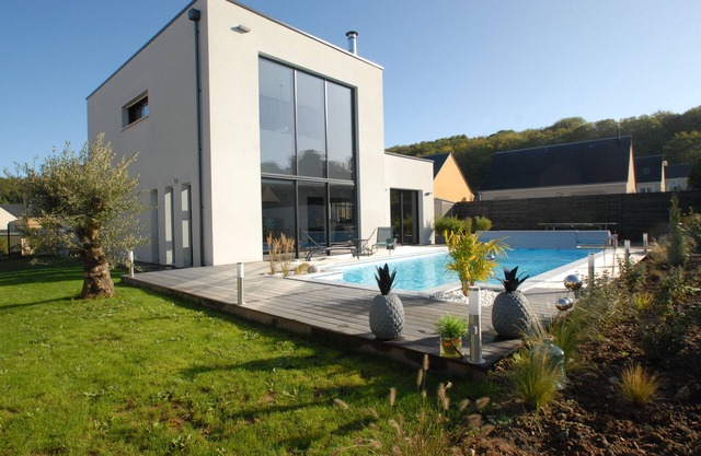 HIGH-END MODERN VILLA WITH PRIVATE POOL IN THE HEART OF OMAHA BEACH