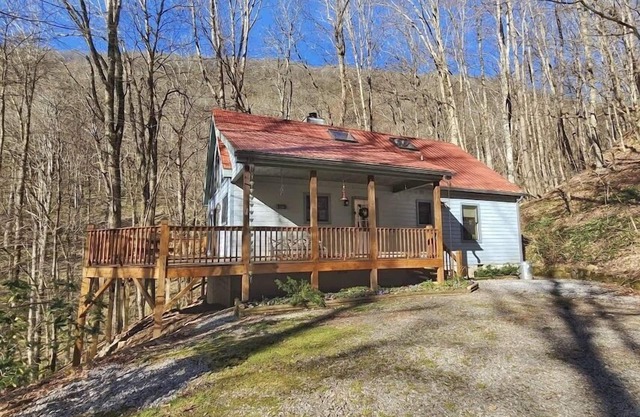 High Hope-Escape to A Tranquil Cabin Retreat at 4000 Feet, Pet friendly