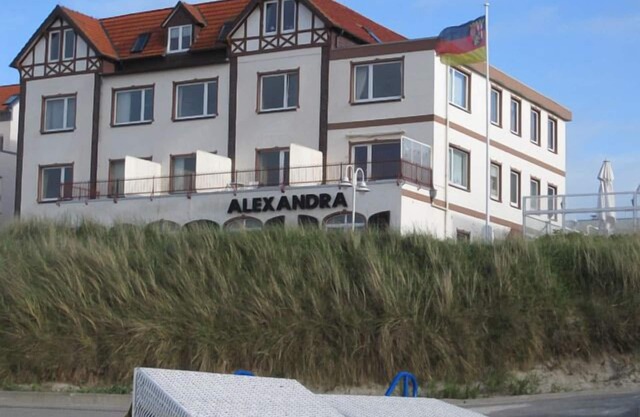 High quality apartment for up to 2 P. directly on the beach of Wangerooge with north view