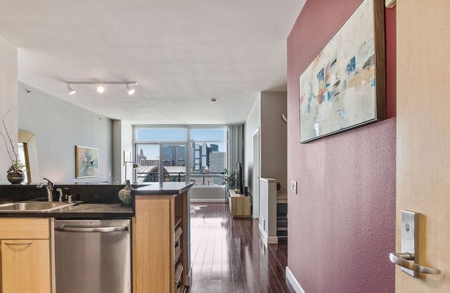 High Rise Living in the Heart of Lake Merritt