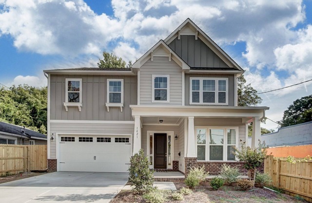 Highly Desired Beautiful Huge Craftsman Home -1mile Uptown!