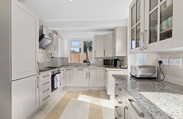 Highway Haven With Free Parking By My Getaways