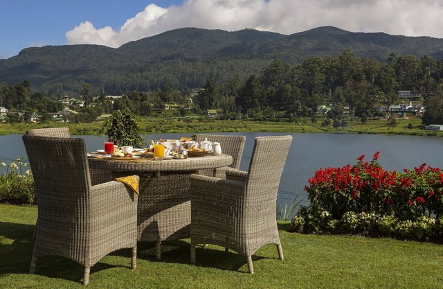 Hill Rise Luxury Villa & Stables by Edwards Collection