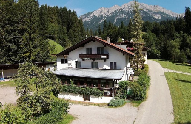 Hill view Apartment in Scheffau with Terracer