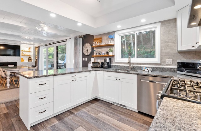 Hillside Cottage | 4 Bed, 2.5 Bath