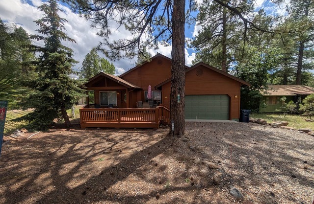 Hillside Lodge in Munds Park